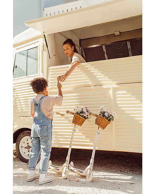 Banwood Maxi Scooter with Removable Basket - Cream - from 6 Years Up to 100 kg Scooters