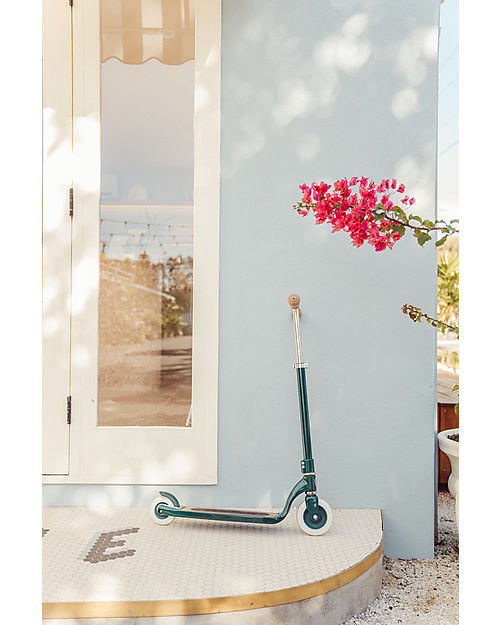 Banwood Maxi Scooter with Removable Basket - Green - from 6 Years Up to 100 kg Scooters