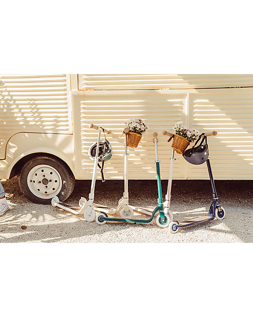 Banwood Maxi Scooter with Removable Basket - Green - from 6 Years Up to 100 kg Scooters