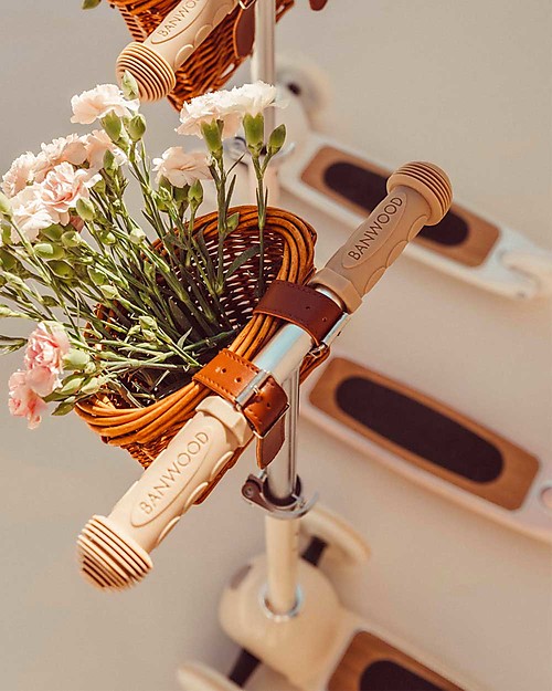 Banwood Scooter with Removable Basket - Cream - from 3 Years Up to 50 kg Scooters