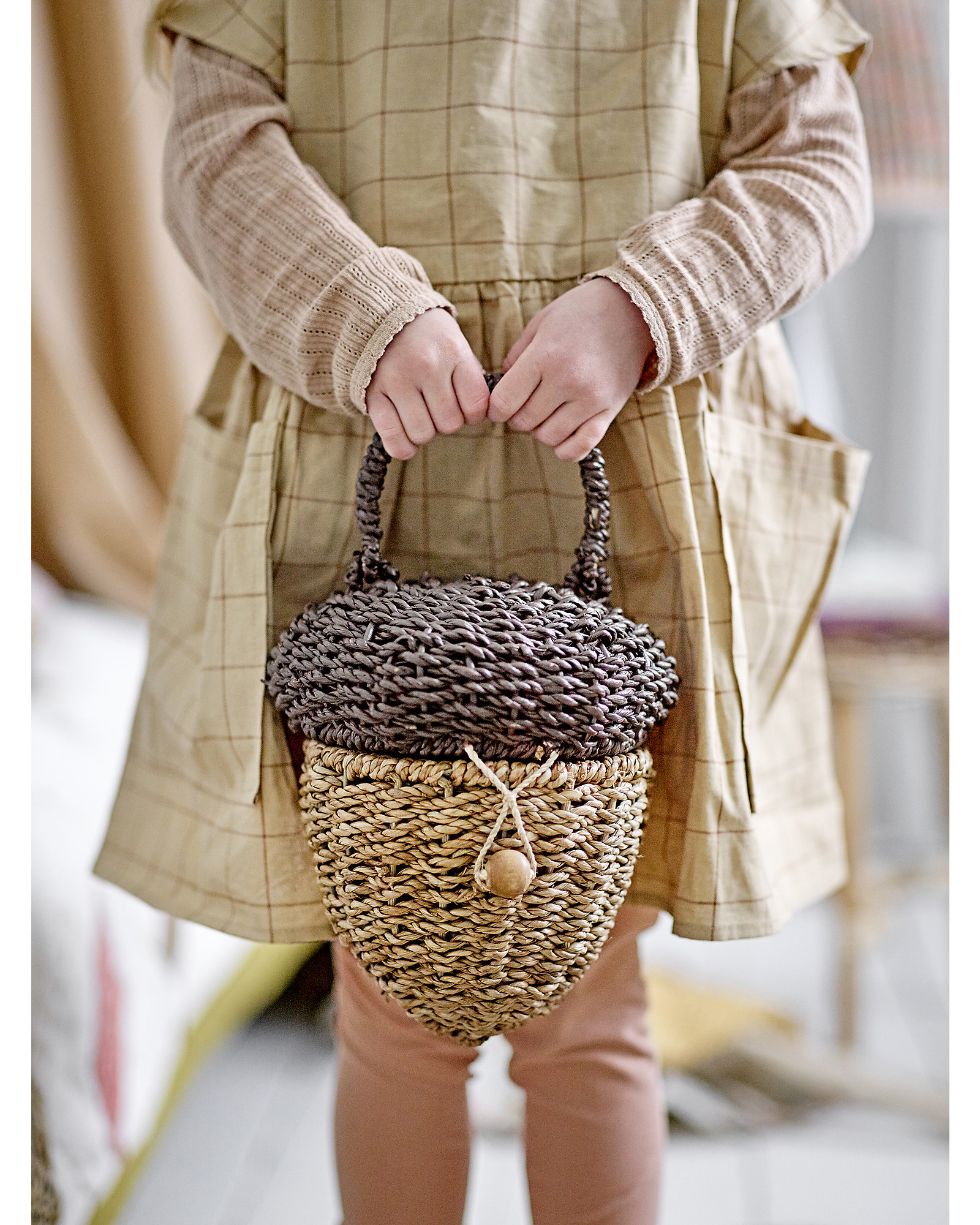 Hand embroidered oak acorn acorn portable small bag mobile phone bag side  backpack crossbody bag - Shop shoushouhandmade Messenger Bags & Sling Bags  - Pinkoi