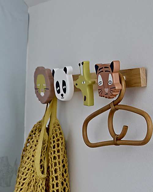 Bloomingville Pine wood animal coat hanger - Multi-color Hangers