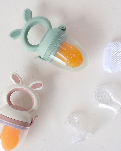 Bo Jungle Fruit Feeder with Ergonomic Handle - Jade - 3+ Months Snack Boxes