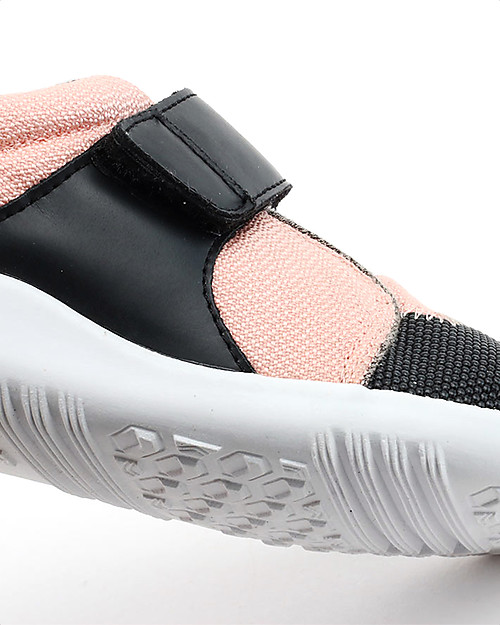 Bobux I-Walk Play Shoe, Blaze Zebra Pink/Grey - Super flexible sole! Shoes