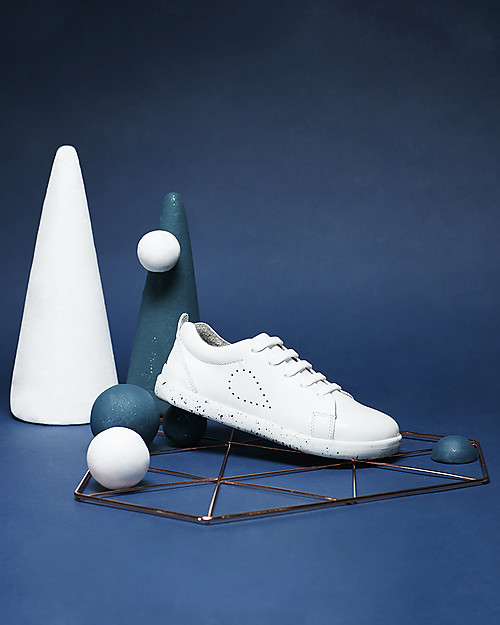 Bobux Kid Grass Court, White - Super flexible sole! Sneakers