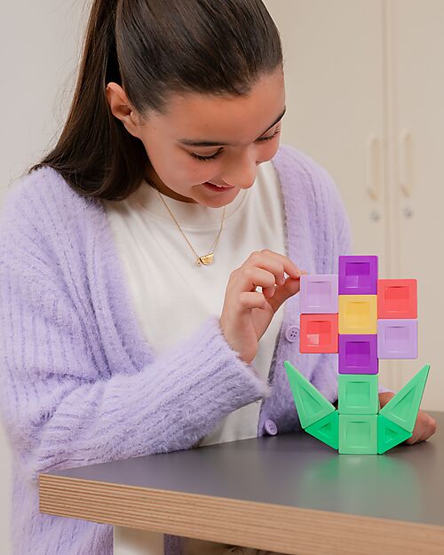 Connetix 21 Pieces - Build-It Pro Pack - Flowers - 100% Non-toxic ABS Plastic - STEM Learning! Magnetic Games