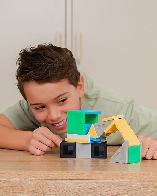 Connetix 30 Pieces - Build-It Pro Pack - Vehicles - 100% Non-Toxic ABS Plastic - STEM Learning! Magnetic Games