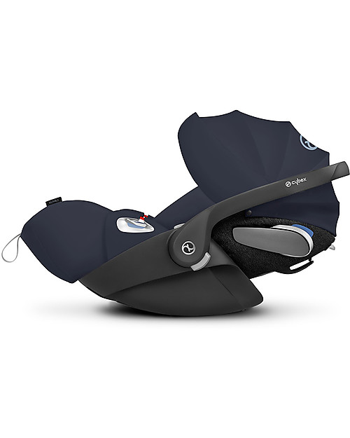 あい　Cybex CLOUD Z i-size Car Seat Cybex Cloud Z i-Size • Deep Black • Premium class
