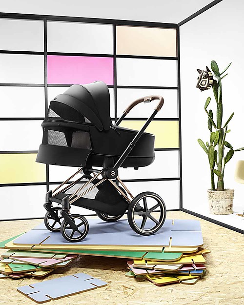 Cybex Lux Priam Carry Cot - Deep Black - Comfy and Spacious Pram Systems