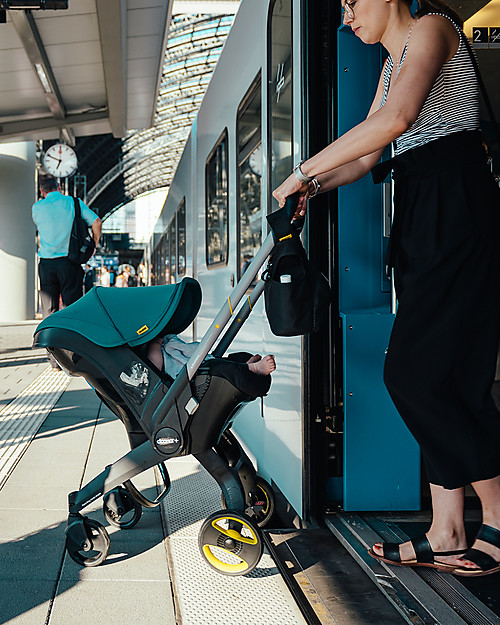 Doona Doona+ Car Seat 0+ with Wheels 2-in-1, Racing Green - Also approved as a stroller! Car Seats Group 0+/1