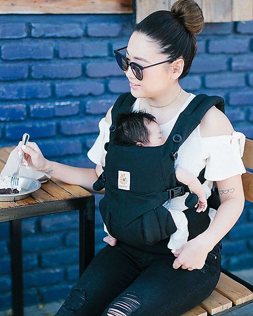 ErgoBaby Omni 360 All-you-Need Baby Carrier - Pure Black - Cotton - Forward Facing Option! Baby Carriers