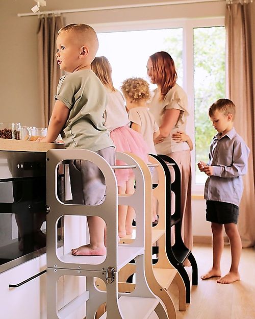 Ette Tete OUTLET - Convertible Montessori Learning Tower Step'n'Sit, Natural with Golden Clasp Locks - Showroom Sample Montessori Towers