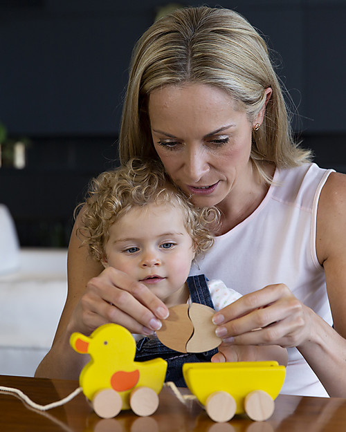 EverEarth Pull along Duck with Egg - Multi-benefits - Certified Wood Pull Toys