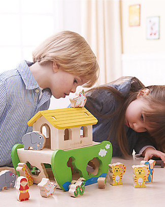 EverEarth Shape Sorting Noah's Ark - Hand to Eye Coordination - FSC Certified Wood! Story Making Games