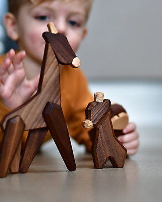 FableWood The Little Giraffe - 2 Magnetic Pieces - Sustainable Wood Wooden Blocks & Construction Sets