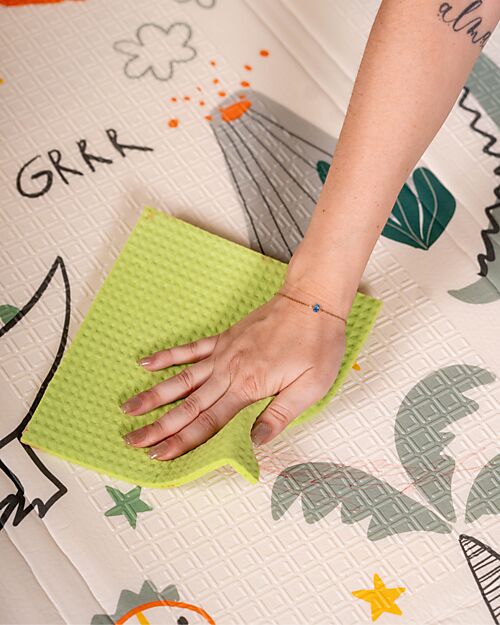 Family Nation 2-in-1 Foldable Montessori Play Mat – Reversible and Soft – Dino Friends – 180x150 cm – From Birth Playmats