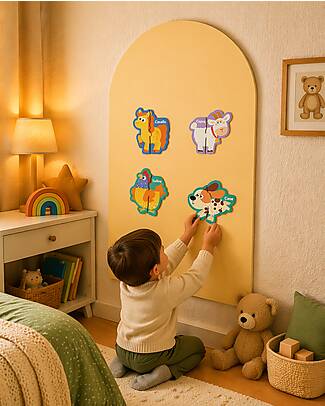 Family Nation MagneKids™ Magnetic Farm Puzzle - 17 Figures and 30 Matching Pieces - Learn Words While Playing Magnetic Games