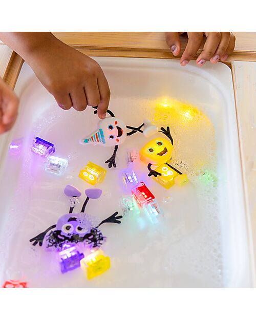 Glo Pals Character Set Party Pal - with 2 Included Cubes - Bianco - Suitable from 3 Years - 100% Recycled Plastic Sensory Games_