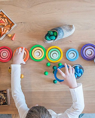 Grapat Nest Ring - 24 Pieces in Sustainable Wood - Rainbow Color Creative Toys