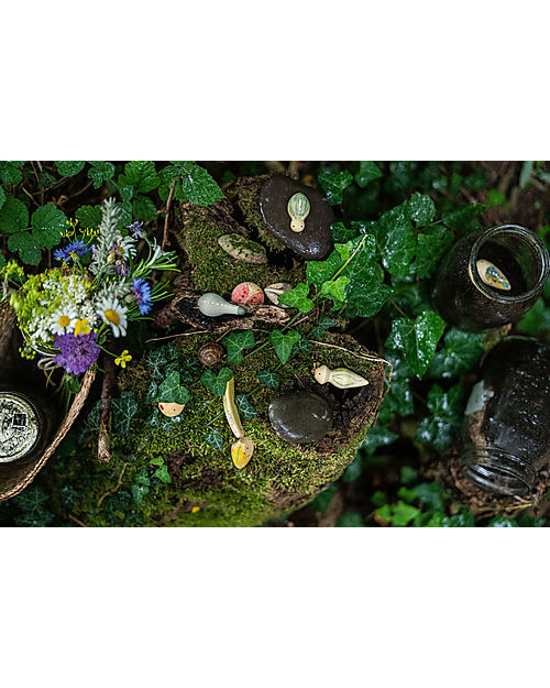 Grapat Wooden Binder with Animals - Wild - 12 pieces Wooden Animals