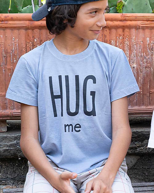 Growing Together Hug Me T-Shirt - Light Blue - Organic Cotton and Natural Colors T-shirts