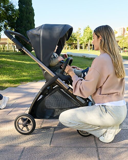 Inglesina Electa System Quattro - Hangar Beige - All Season Seat + Open Up Cot + Standup + Darwin Car Seat Pushchairs