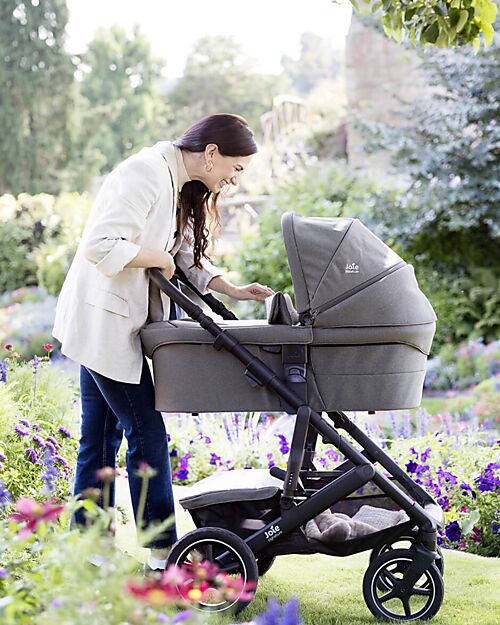 Joie Ramble XL Carrycot - Ebony - Rain Cover Included Pram Systems