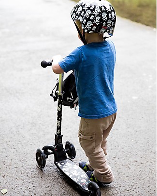 Kiddimoto Foldable Kids 3 Wheeled Scooter U-Zoom, Skulls and Cross Bones Balance Bikes
