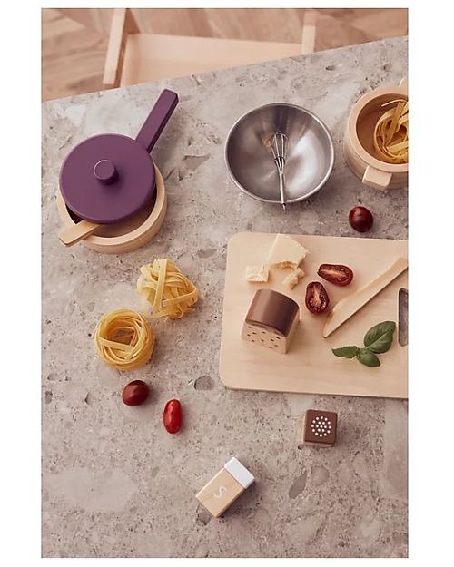 Kid's Concept Pots & Pans Play Set - Wood - 10 Pieces - Everyone at the table! Toy Kitchens