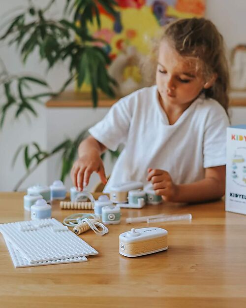 Kidywolf My First Electricity Kit - 11 Pieces - 6+ Years Pretend Play