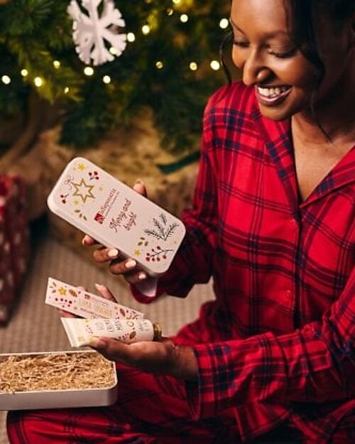 La Saponaria Cuddle Sweets Box - Vanilla and Cocoa Hand Cream + Nail File Body Lotions And Oils