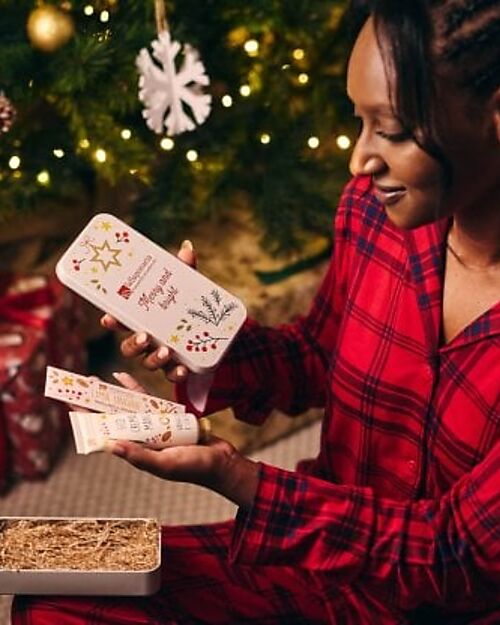 La Saponaria Cuddle Sweets Box - Vanilla and Cocoa Hand Cream + Nail File Body Lotions And Oils