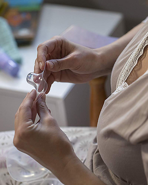 Lansinoh Contact Nipple Shields - 20 mm - Ultra Thin and Flexible - with Protective Case Breast Care