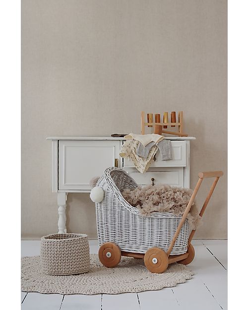 Lilu wicker outlet pram