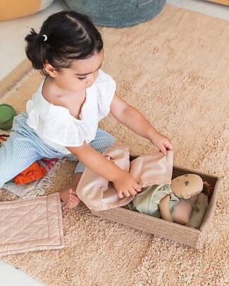 Lorena Canals Nari Set - Cradle/Rug/Basket/Pouf - 100% Recycled Material - Mini Lorena Collection - 22 x 32 x 16 cm Dolls
