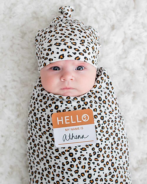 Lulujo Baby Hello World Kit, Hat + Swaddle, Leopard, 120 x 120 cm - Bamboo Muslin Swaddle