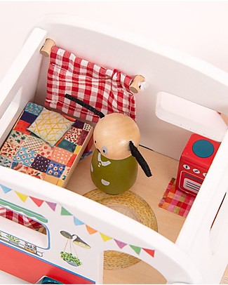 Moulin Roty Wooden Caravan - La Grande Famille - With Julius the Dog Wooden Toy Cars, Trains & Trucks