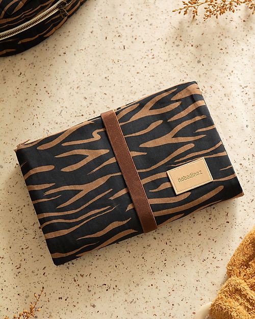 Nobodinoz Waterproof Changing Pad Hyde Park - Blue Waves - 50x70 cm - Organic cotton Travel Changing Mats