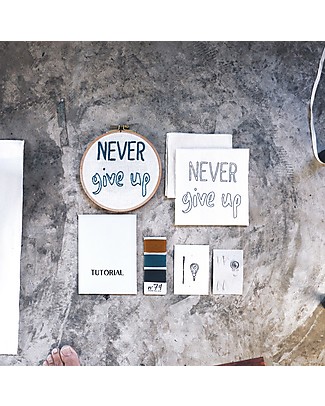Numero 74 Embroidery Hoop Kit Never Give Up - 16 cm Art & Craft Kits