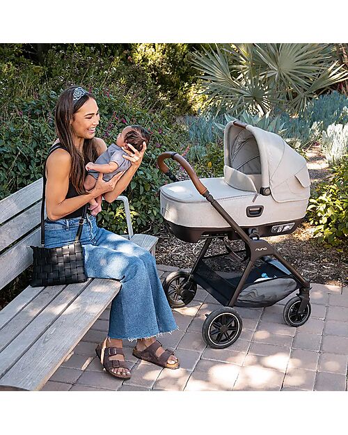 Nuna Cari Next Carrycot for Stroller and Car - Caviar - Compatible with Next Base - Lightweight Safe and Transportable Pram Systems