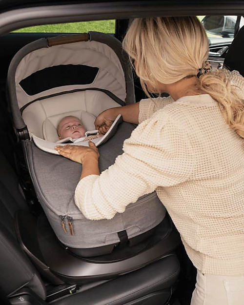 Nuna Cari Next for Stroller and Car - 0-6 Months - Caviar - Compatible with Base Next - Light Safe and Transportable Pram Systems