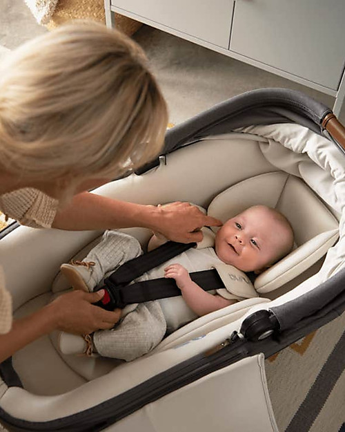 Nuna Cari Next for Stroller and Car - 0-6 Months - Caviar - Compatible with Base Next - Light Safe and Transportable Pram Systems