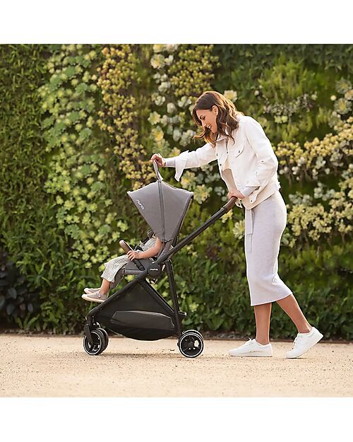 Nuna Ixxa Stroller - Riveted Rose - Ultralight and Compact only 6Kg! Lights Strollers