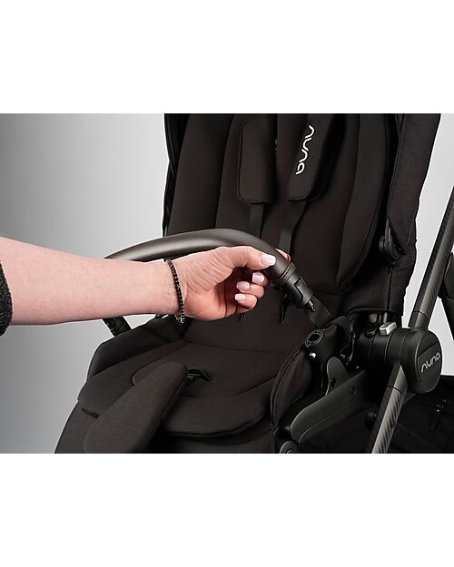 Nuna Nuna Swiv Stroller - Caviar - Aluminum Frame Pushchairs