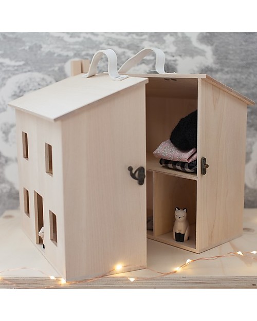 Olli Ella Holdie House, Natural - Lightweight and Portable! girl