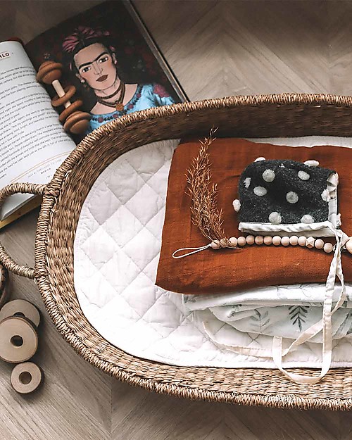 Olli Ella Quilted Cotton Insert for Changing Basket, White - Organic cotton Changing Tables