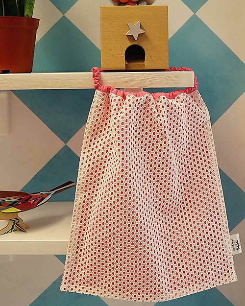 Ottod'Ame per Family Nation Bavaglio con Elastico - Reversibile - Rosa Ricamo Bianco - 100% Sostenibile e Made in Toscana - Perfetti per l'Asilo! Pullover Bibs