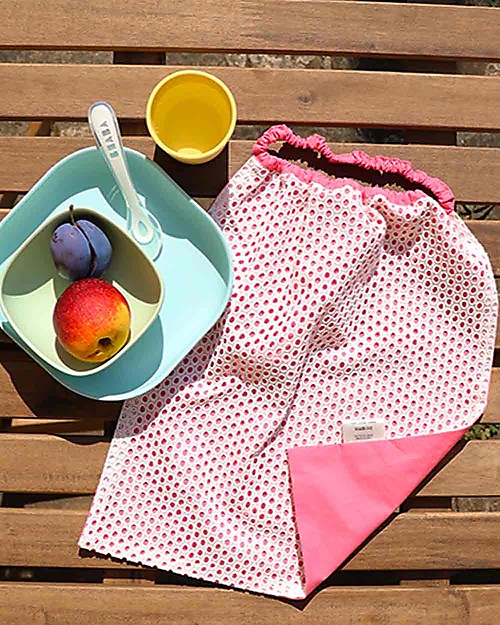 Ottod'Ame per Family Nation Bavaglio con Elastico - Reversibile - Rosa Ricamo Bianco - 100% Sostenibile e Made in Toscana - Perfetti per l'Asilo! Pullover Bibs