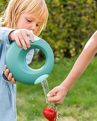 Quut Garden Set - Garden Green - Ball/Watering Can and Rake - with Colored Bag Gardening Toys