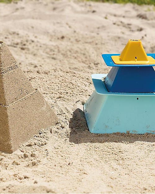 Quut Pira Pyramids - 3-Layered Pyramid Construction Beach Toys
